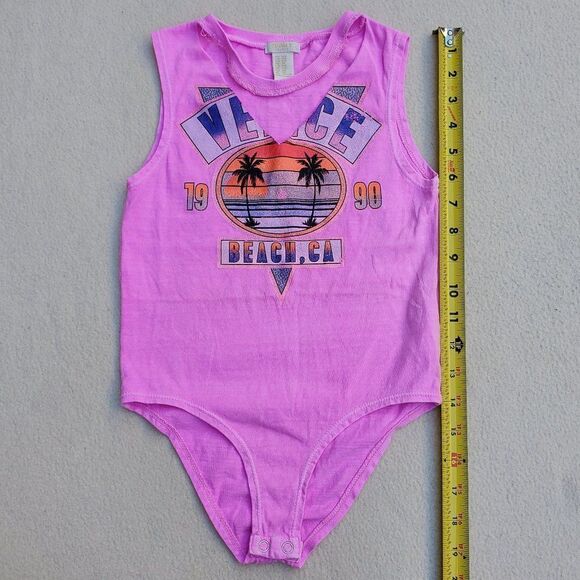 Forever 21 Girls "Venice Beach, CA 1990" pink cut-out bodysuit - Picture 4 of 8